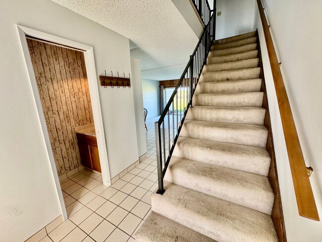 Building Photo - 2 Bedroom Beach Front Condo in Ocean Park!