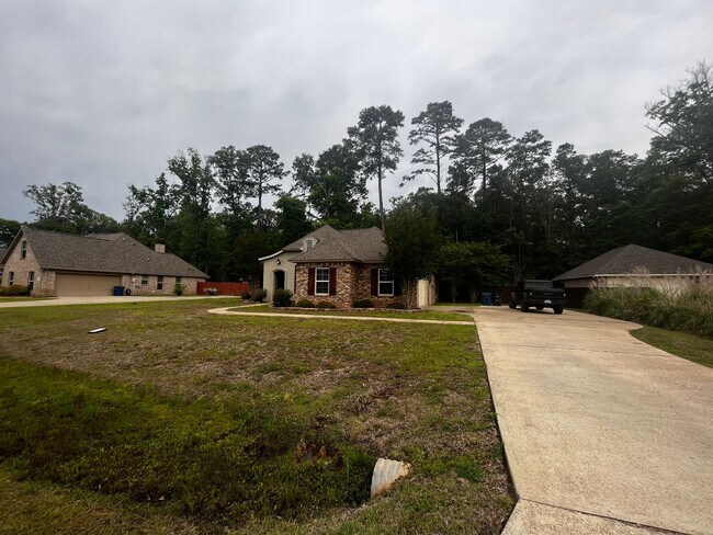 Building Photo - Little Country but close to the city....Haughton School District.. Close to BAFB