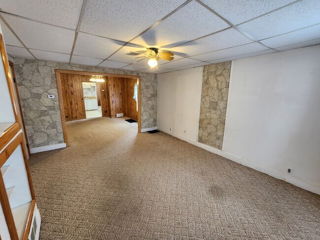 Building Photo - 207 7th Ave