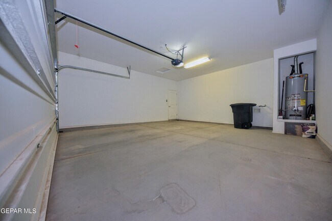 Building Photo - 270 Silver Hill