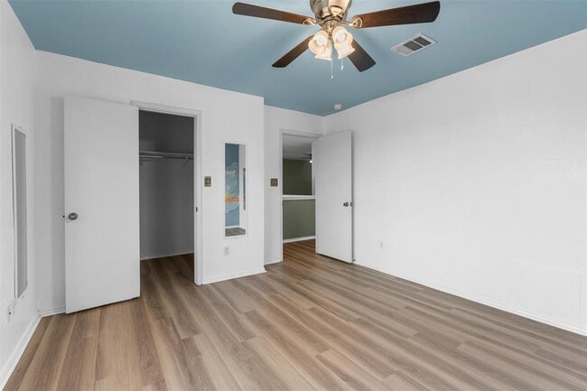 Building Photo - 130 Siebert Dr