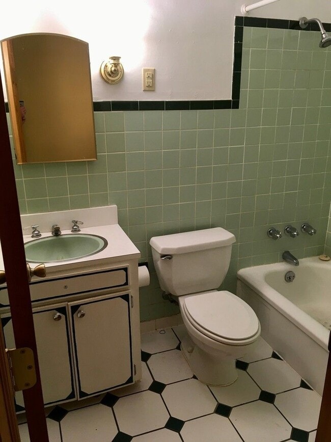 Building Photo - 7009 Church St