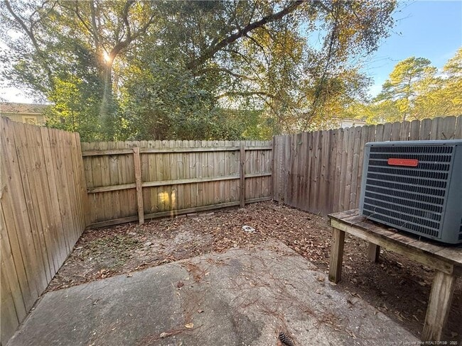 Building Photo - 5833 Aftonshire Dr