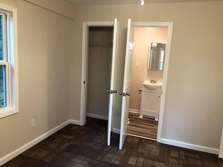 Building Photo - 2670 W Central Rd