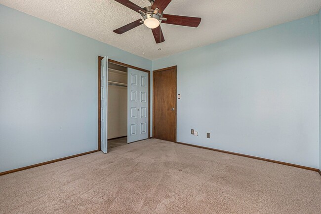 Building Photo - Big*Open*Private*Custom Home in Pinecliff D#20