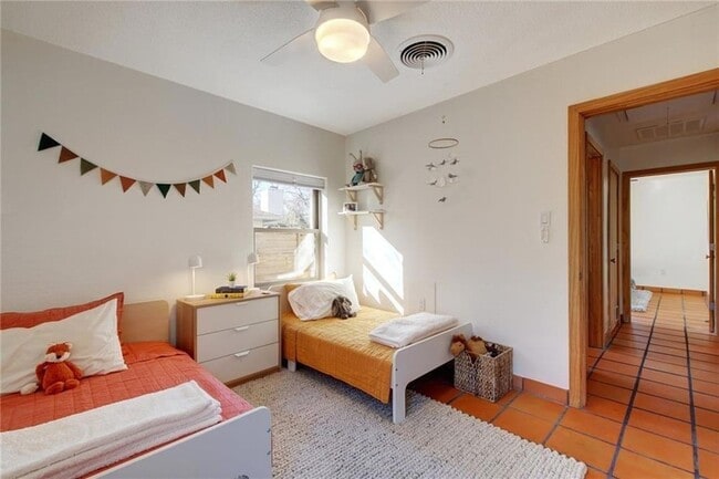 Building Photo - 3709 Vineland Dr