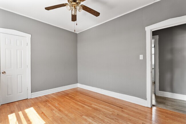 Building Photo - 340 S Homan Ave