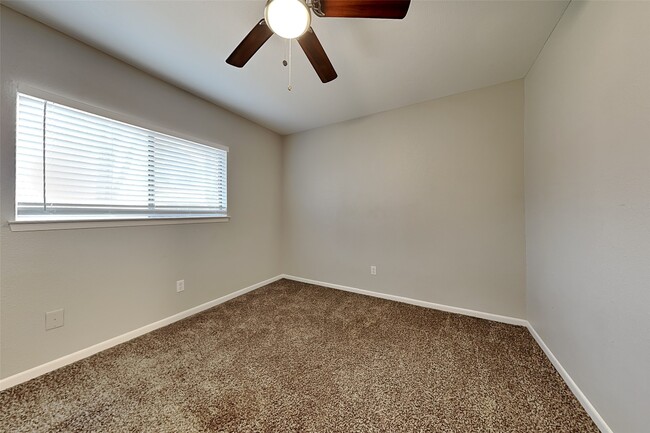 Building Photo - 2730 Longleaf Pines Ln