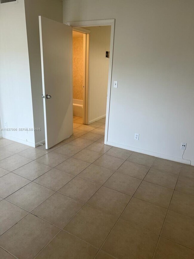 Building Photo - 1500 N Congress Ave