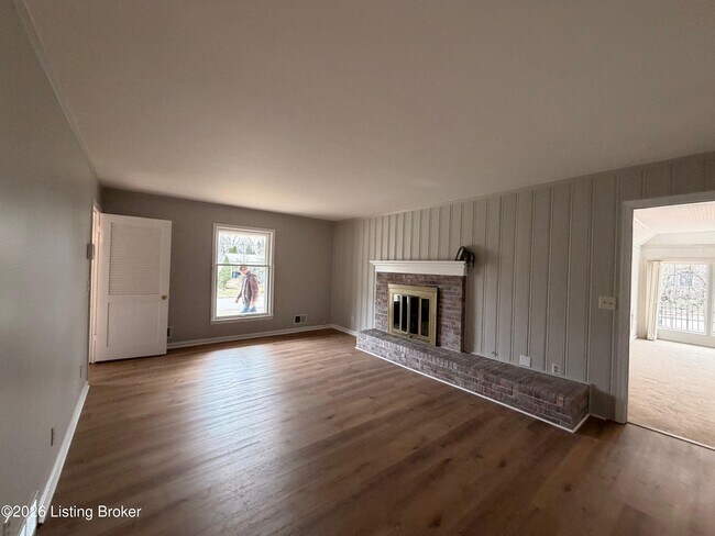 Building Photo - 634 Cherrywood Dr