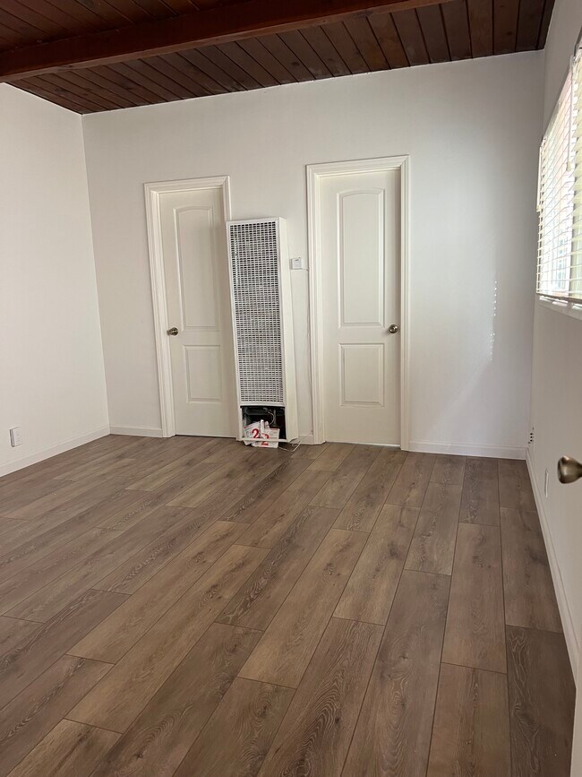 Building Photo - 209 39th St