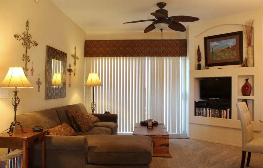 Building Photo - 10401 N Saguaro Blvd