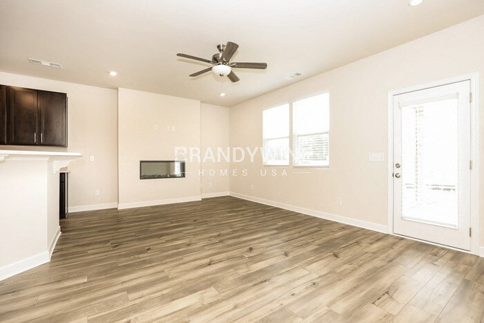 Building Photo - 4515 Hoboken Wy