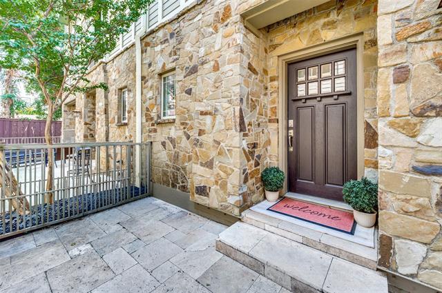 Building Photo - 5916 Hudson St