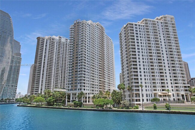 Building Photo - 801 Brickell Key Blvd