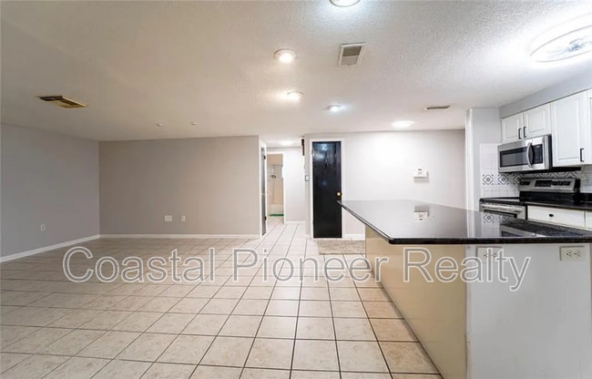 Building Photo - 7713 Heather St