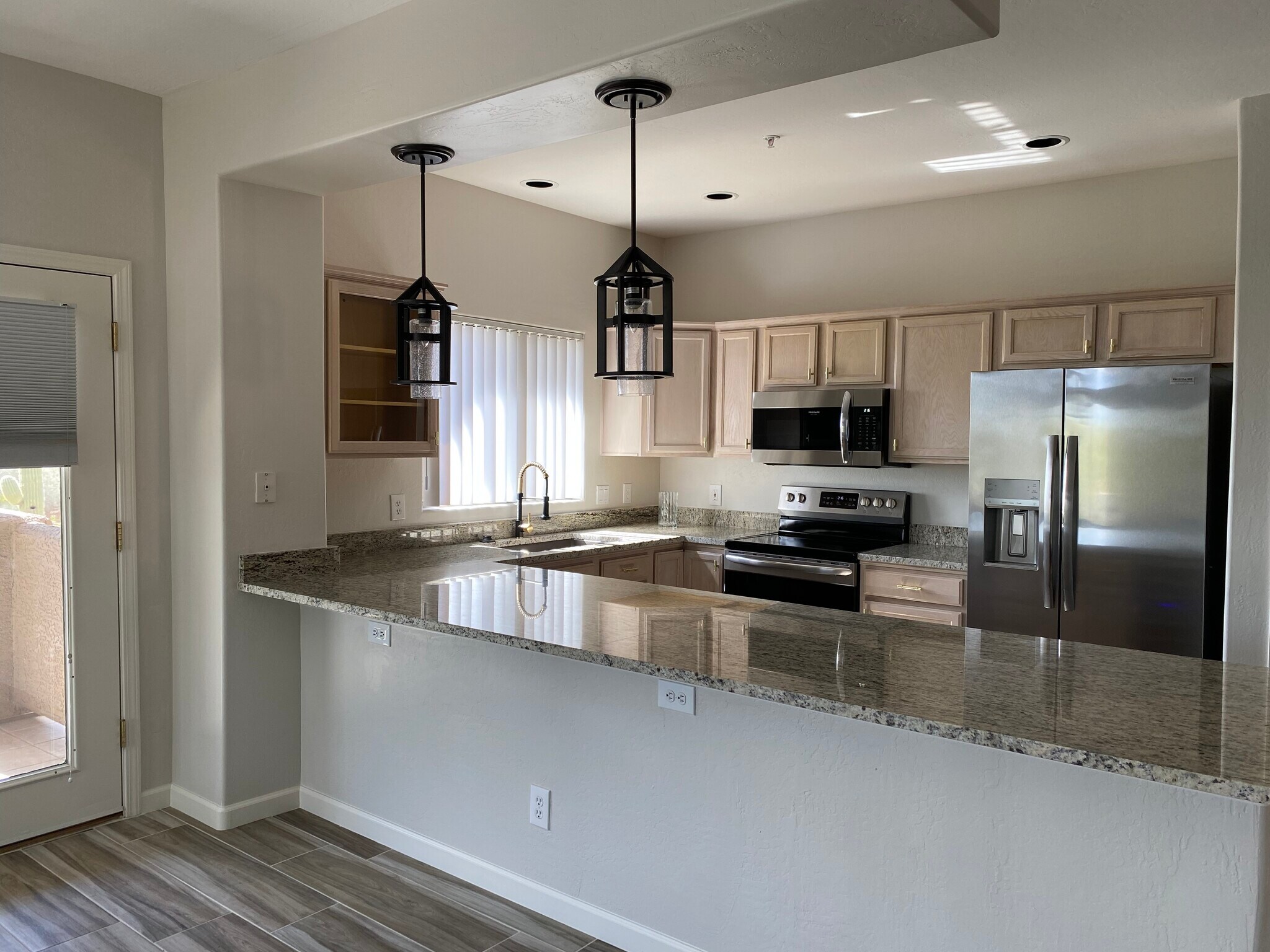 Building Photo - 8880 E Paraiso Dr