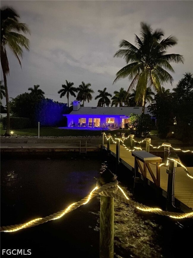 Building Photo - 252 Bayshore Dr