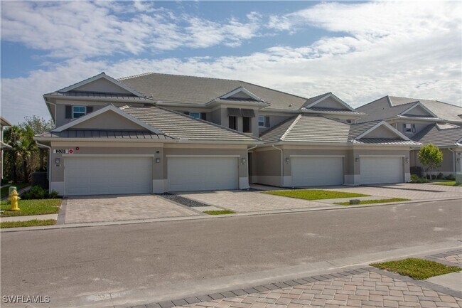 Primary Photo - 208 Indies Dr E