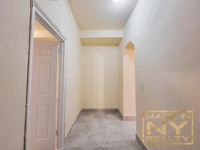 Building Photo - 0 bedroom in REGO PARK NY 11374