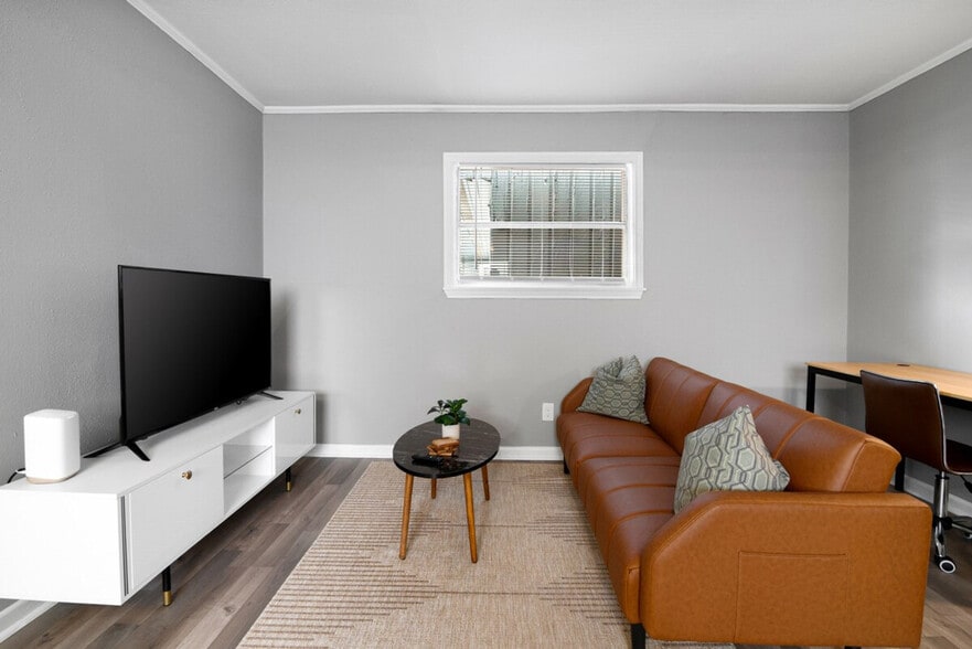 Building Photo - 2409 Brun St