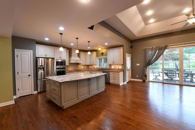 Building Photo - 106 Manlyn Dr