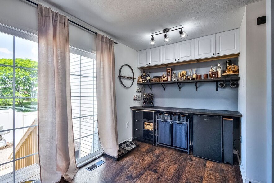 Building Photo - 7236 Colonial Affair Dr