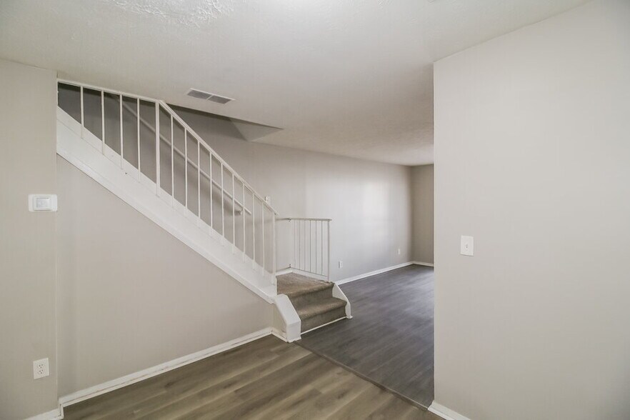 Building Photo - 427 Prince of Wales