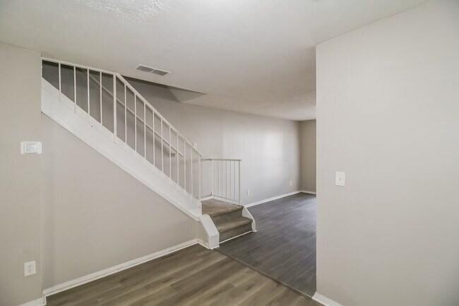 Building Photo - 427 Prince of Wales