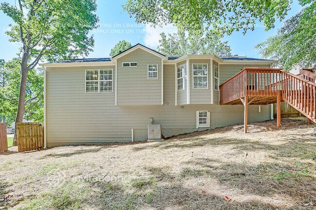 Building Photo - 6358 Hillview Ln