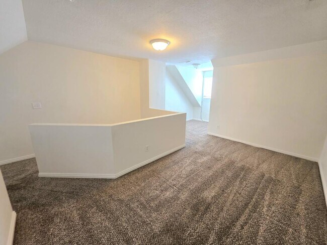 Building Photo - 1045 S 1200 W