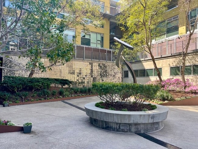 Building Photo - Great East Village Rental