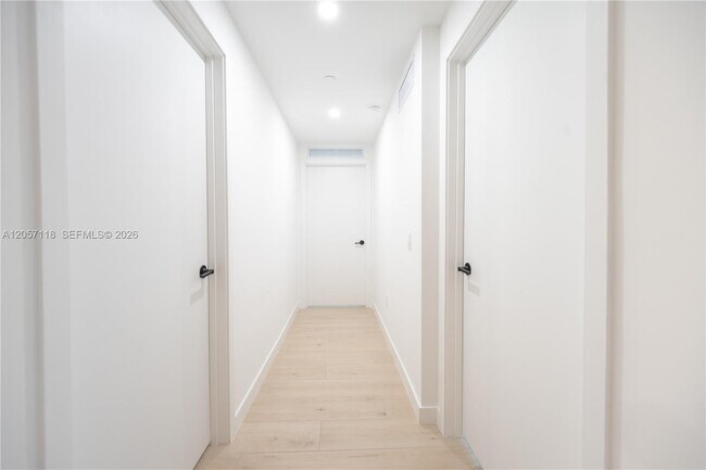 Building Photo - 225 N Miami Ave