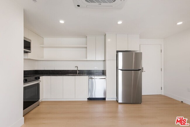 Building Photo - 8561 Belmont St