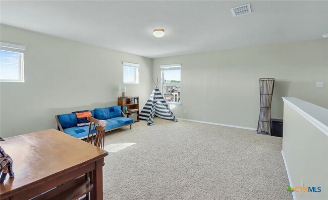 Building Photo - 1642 Ranch House