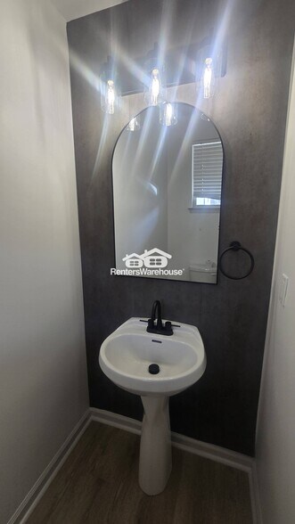 Building Photo - 796 Grenier Terrace NE