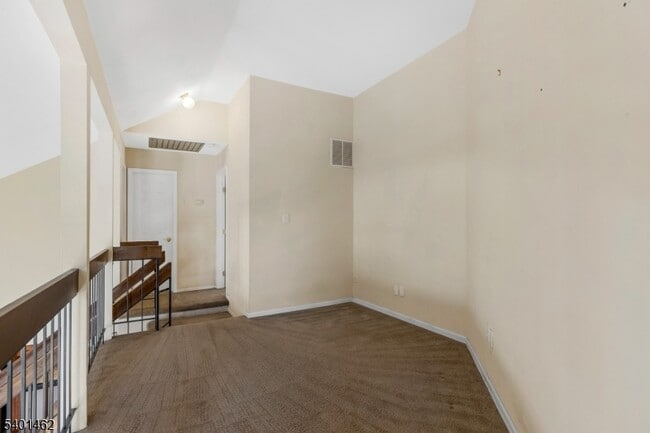 Building Photo - 117 Bluebird Dr