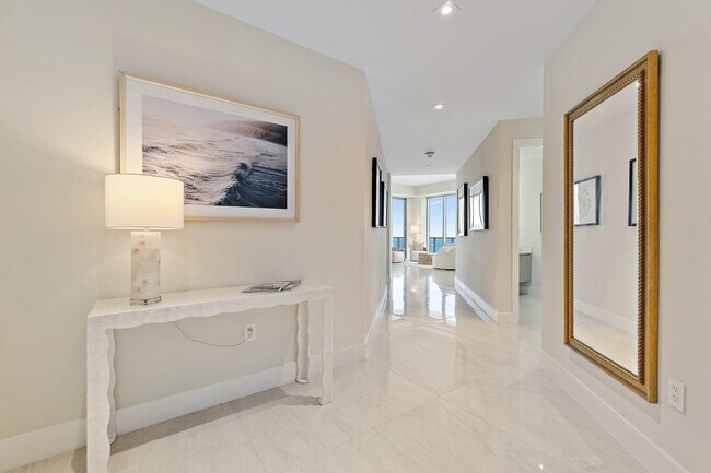 Building Photo - 3100 N Ocean Dr