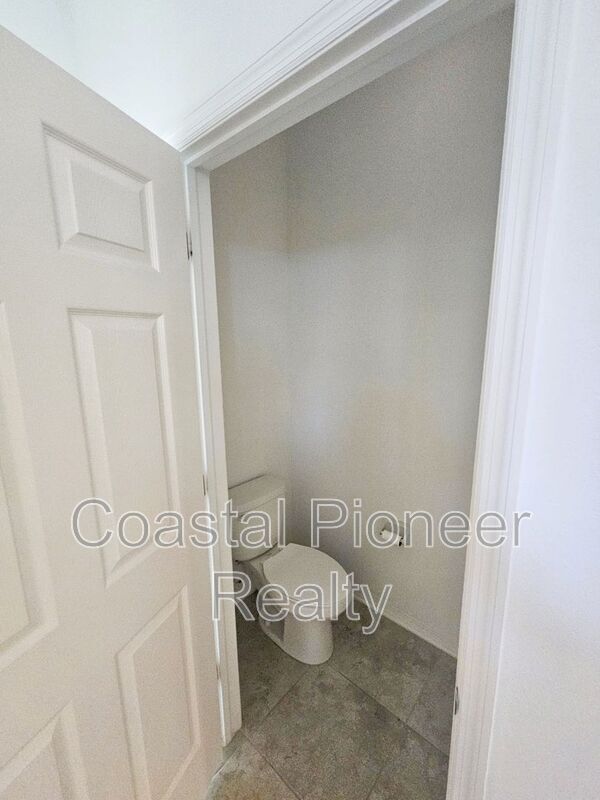 Building Photo - 16073 Sonoma Grv Cir