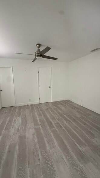 Building Photo - 1730 NE 56th Ct
