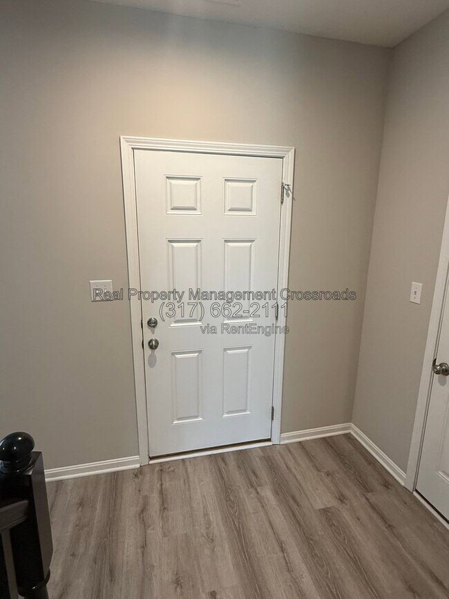 Building Photo - 5509 W Woodhaven Dr