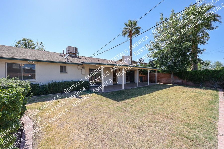 Building Photo - 2421 S Terrace Rd