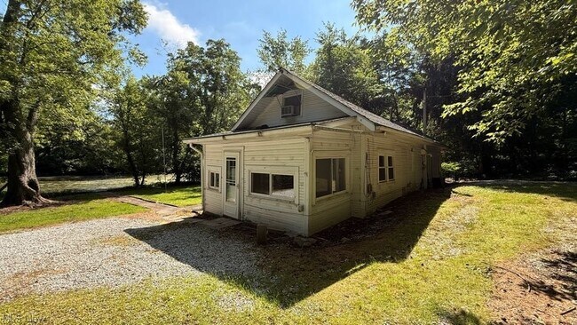 Building Photo - 629 Portage Lakes Drive