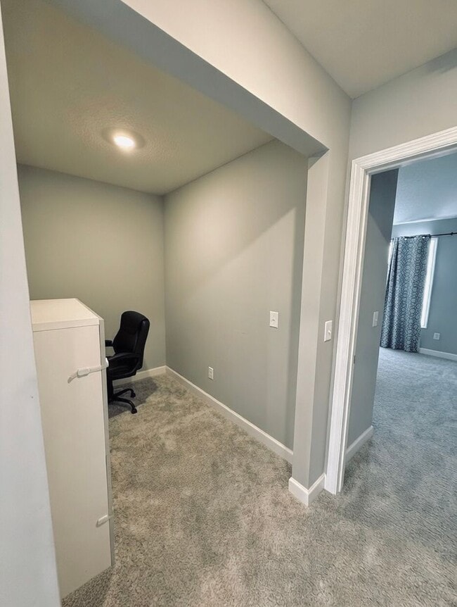 Building Photo - Beautiful New Construction 5bed 4bath Home in Otsego