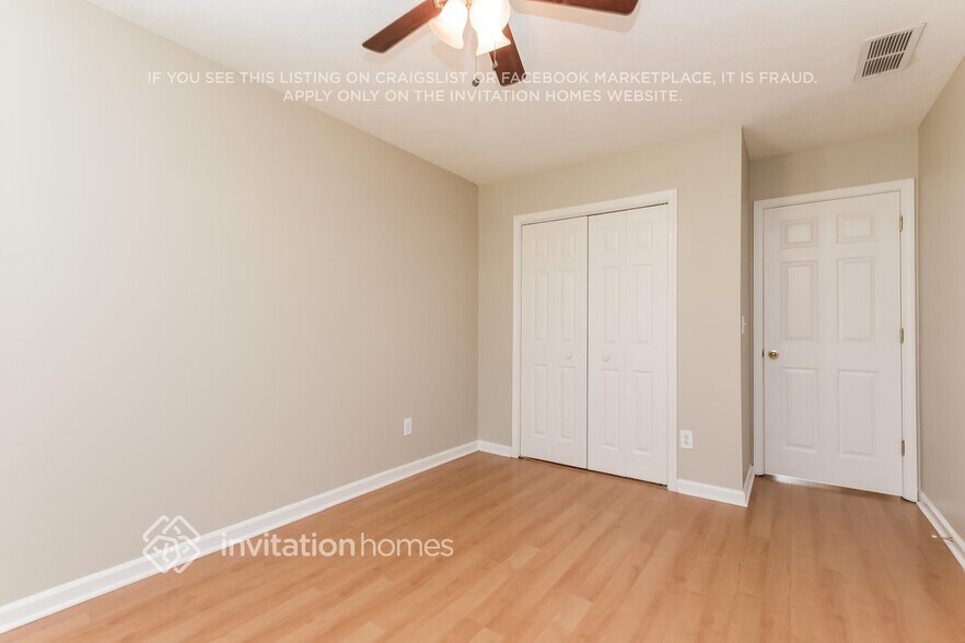 Building Photo - 2825 Maple Vista Ln SW