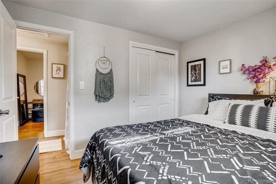 Building Photo - 4415 W Tennessee Ave