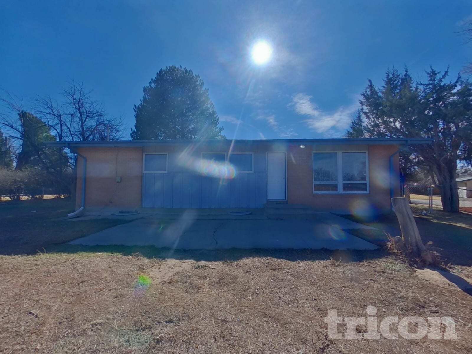 Building Photo - 5674 W Chestnut Ave