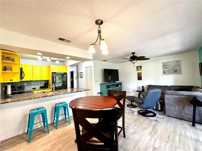 Building Photo - 3031 Quail Hollow St