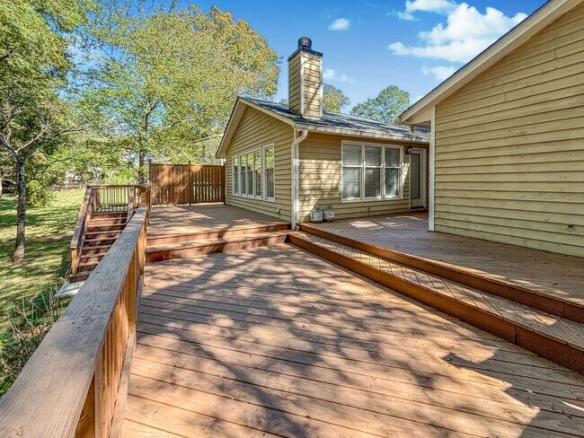 Building Photo - BEAUTIFUL Property in Marietta!