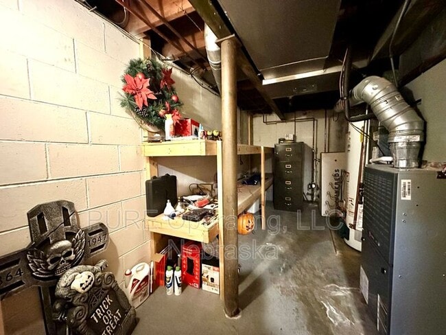 Building Photo - 5120 Franklin St